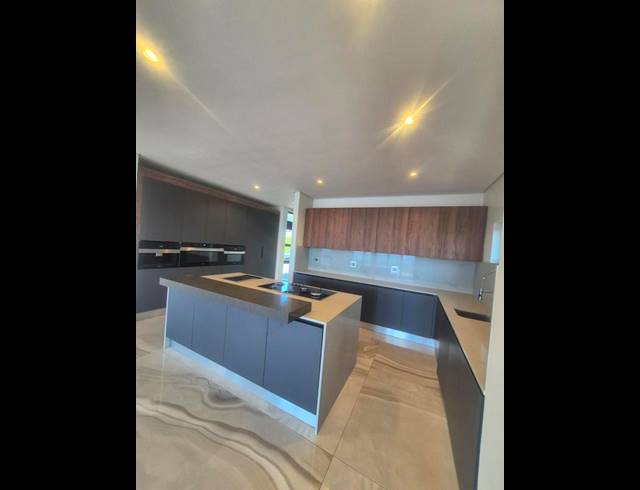 5 BEDROOM HOUSE FOR SALE IN IZINGA RIDGE